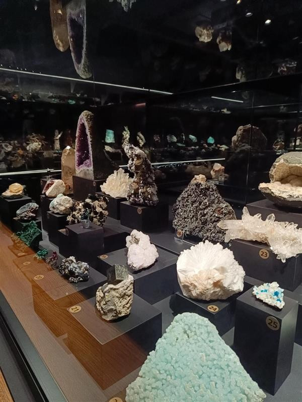 Grade 3 - National Geological Museum